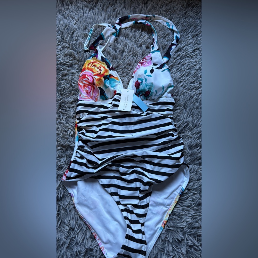 NWT cupshe swimsuit.  Medium.